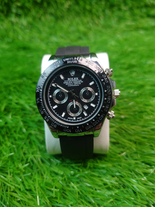 Men’s Black Dial Chronograph Watch Rubber Strap