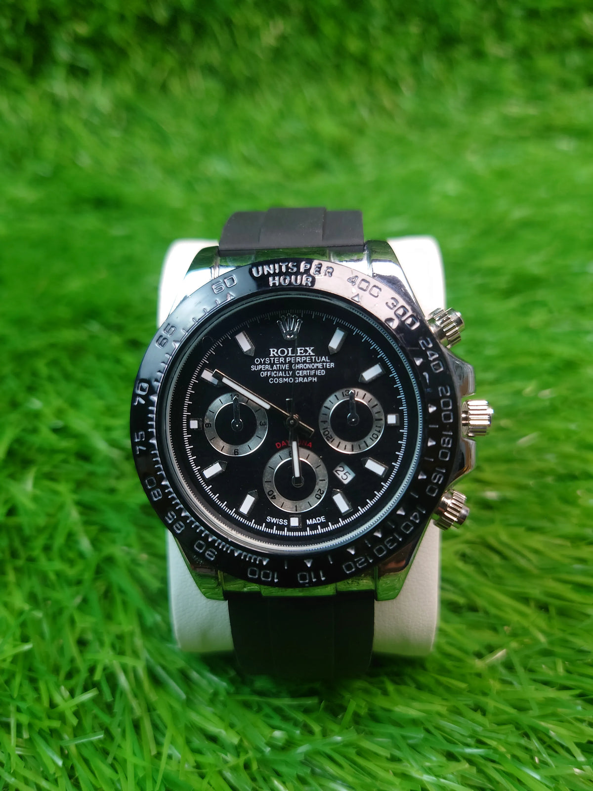 Men’s Black Dial Chronograph Watch Rubber Strap