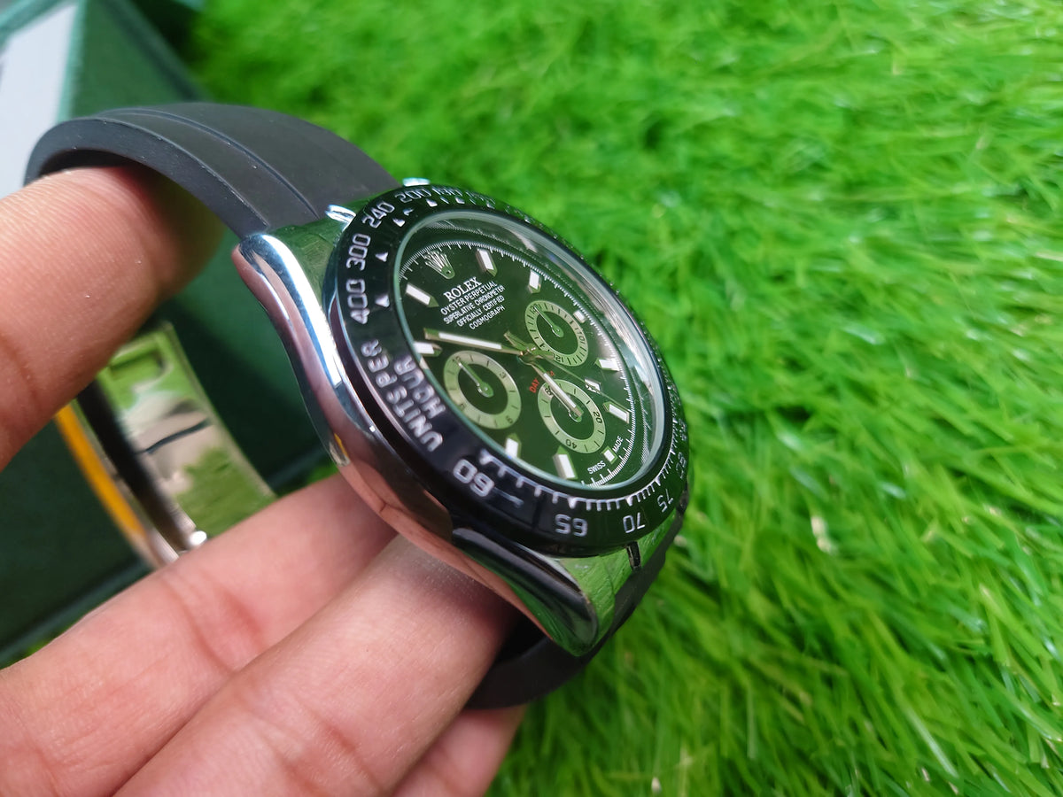 Men’s Black Dial Chronograph Watch Rubber Strap