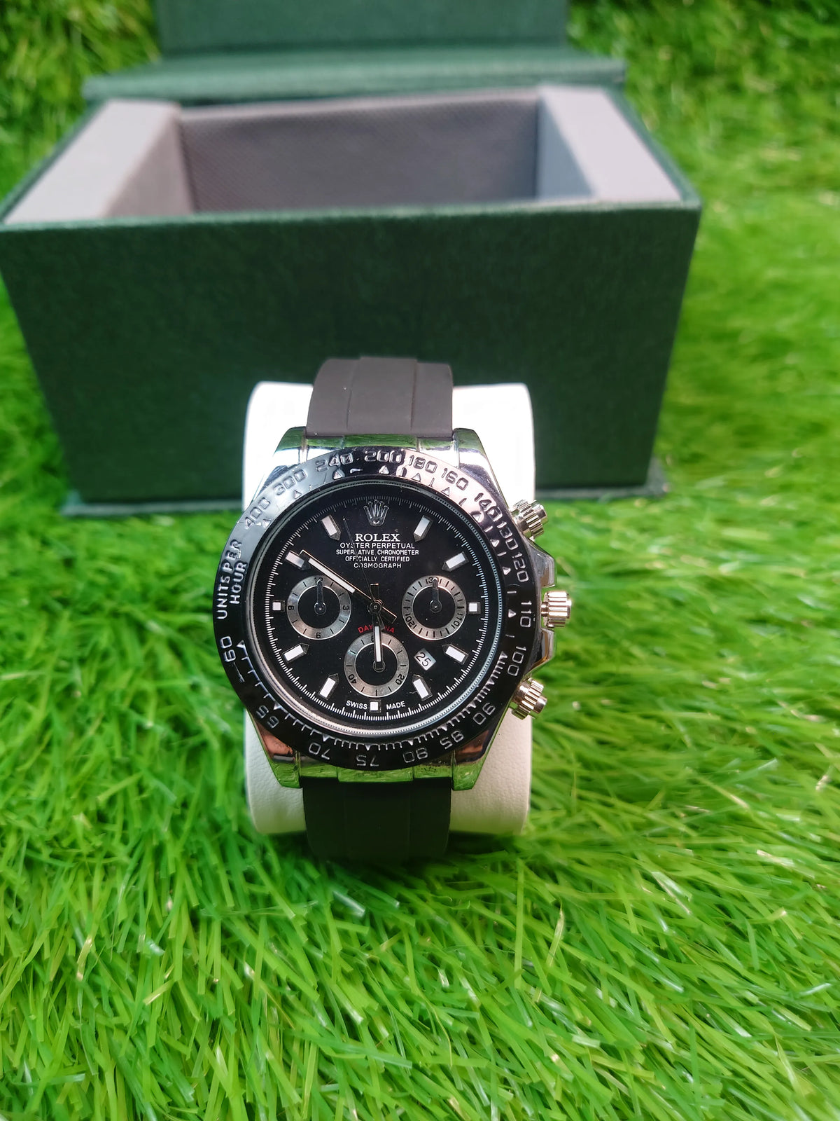Men’s Black Dial Chronograph Watch Rubber Strap